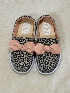 Hey Dude Kids Leopard Print Slip-Ons with Peach Bow